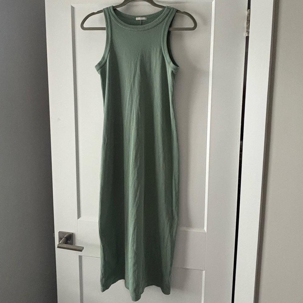 Gu Ribbed Tank Midi Dress